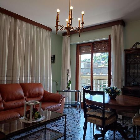 La Casa Di Yuri - Free Private Parking & Air Conditioning Рекко Екстер'єр фото