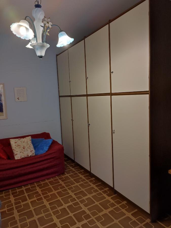 La Casa Di Yuri - Free Private Parking & Air Conditioning Рекко Екстер'єр фото
