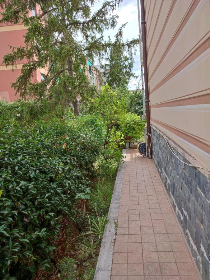 La Casa Di Yuri - Free Private Parking & Air Conditioning Рекко Екстер'єр фото