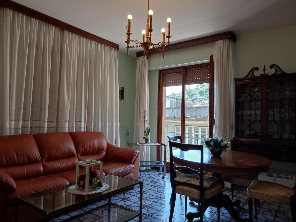 La Casa Di Yuri - Free Private Parking & Air Conditioning Рекко Екстер'єр фото